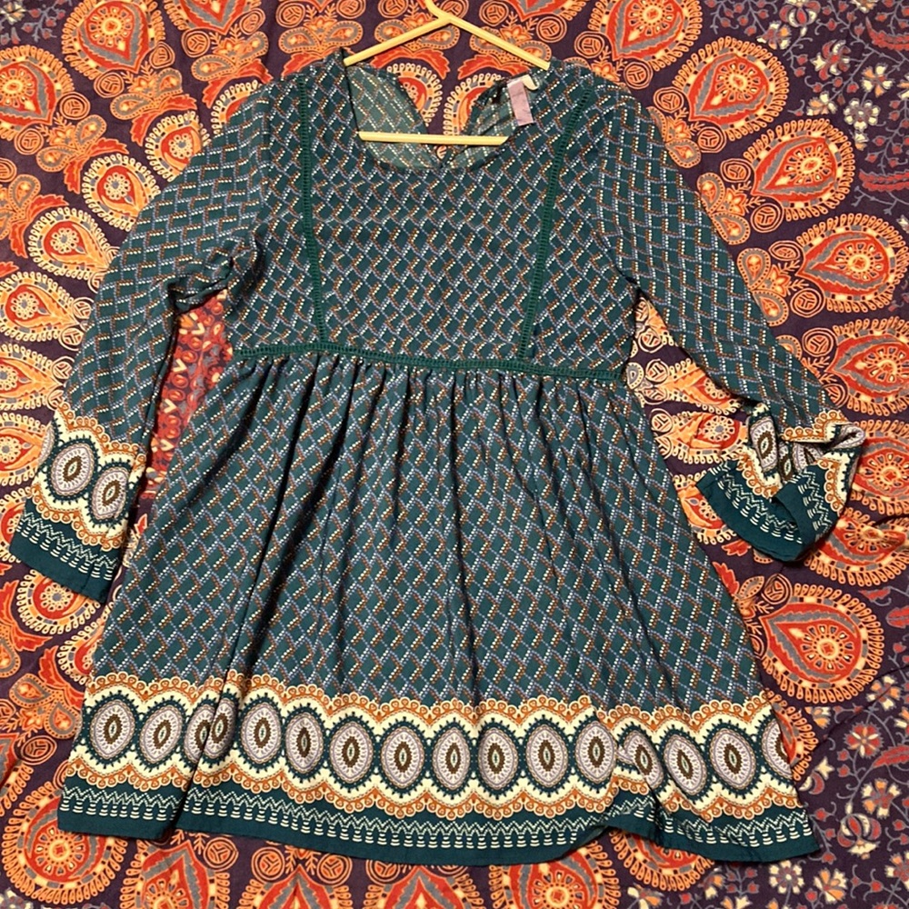 Francesca’s blue and beige dress
